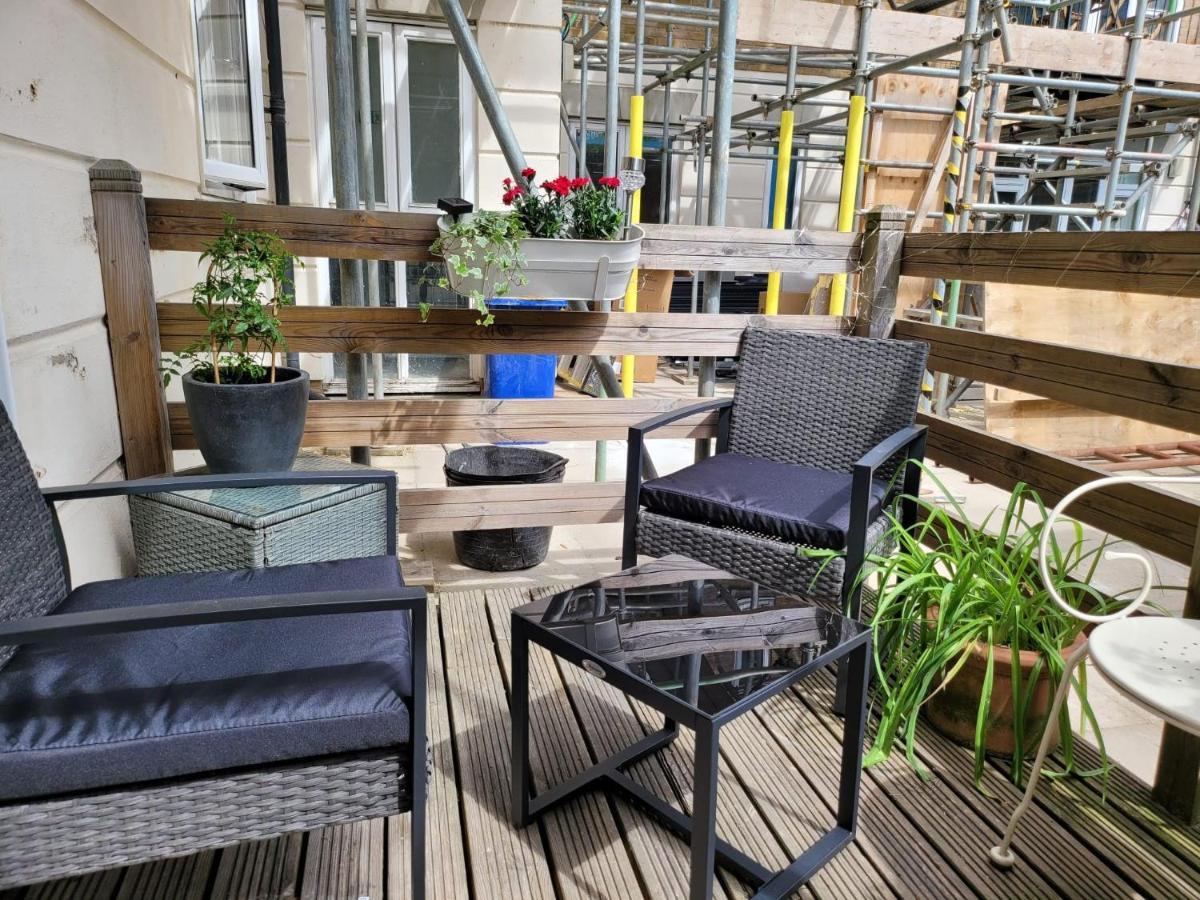 Three Bedroom Apartment By Beautiful Park 런던 외부 사진