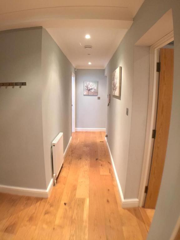 Three Bedroom Apartment By Beautiful Park 런던 외부 사진