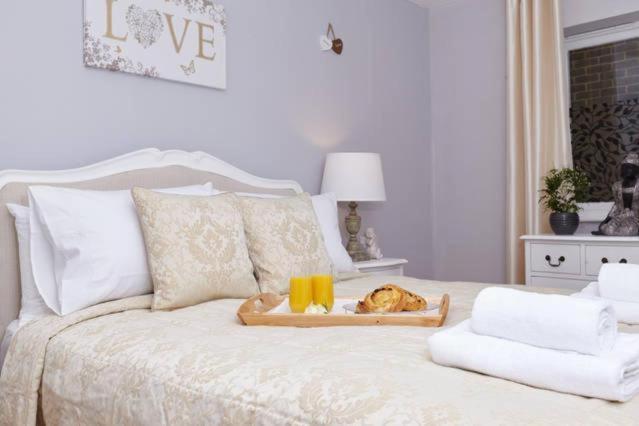 Three Bedroom Apartment By Beautiful Park 런던 외부 사진