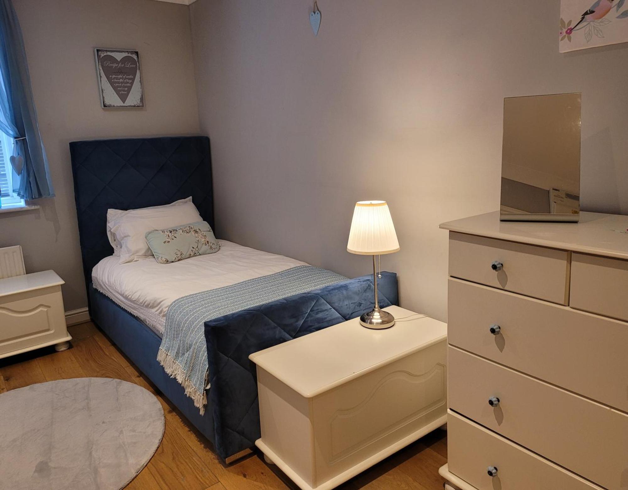 Three Bedroom Apartment By Beautiful Park 런던 외부 사진