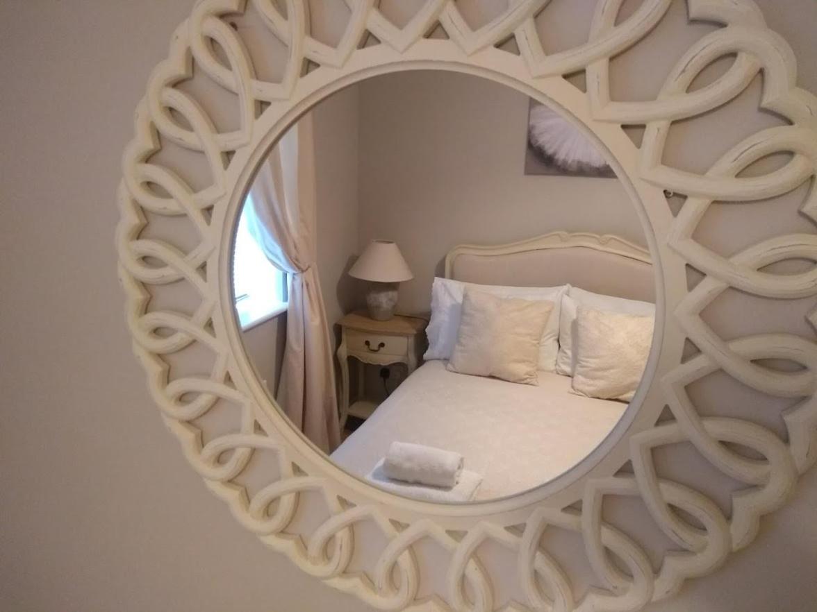 Three Bedroom Apartment By Beautiful Park 런던 외부 사진