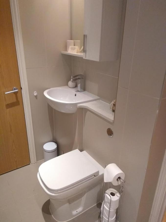Three Bedroom Apartment By Beautiful Park 런던 외부 사진